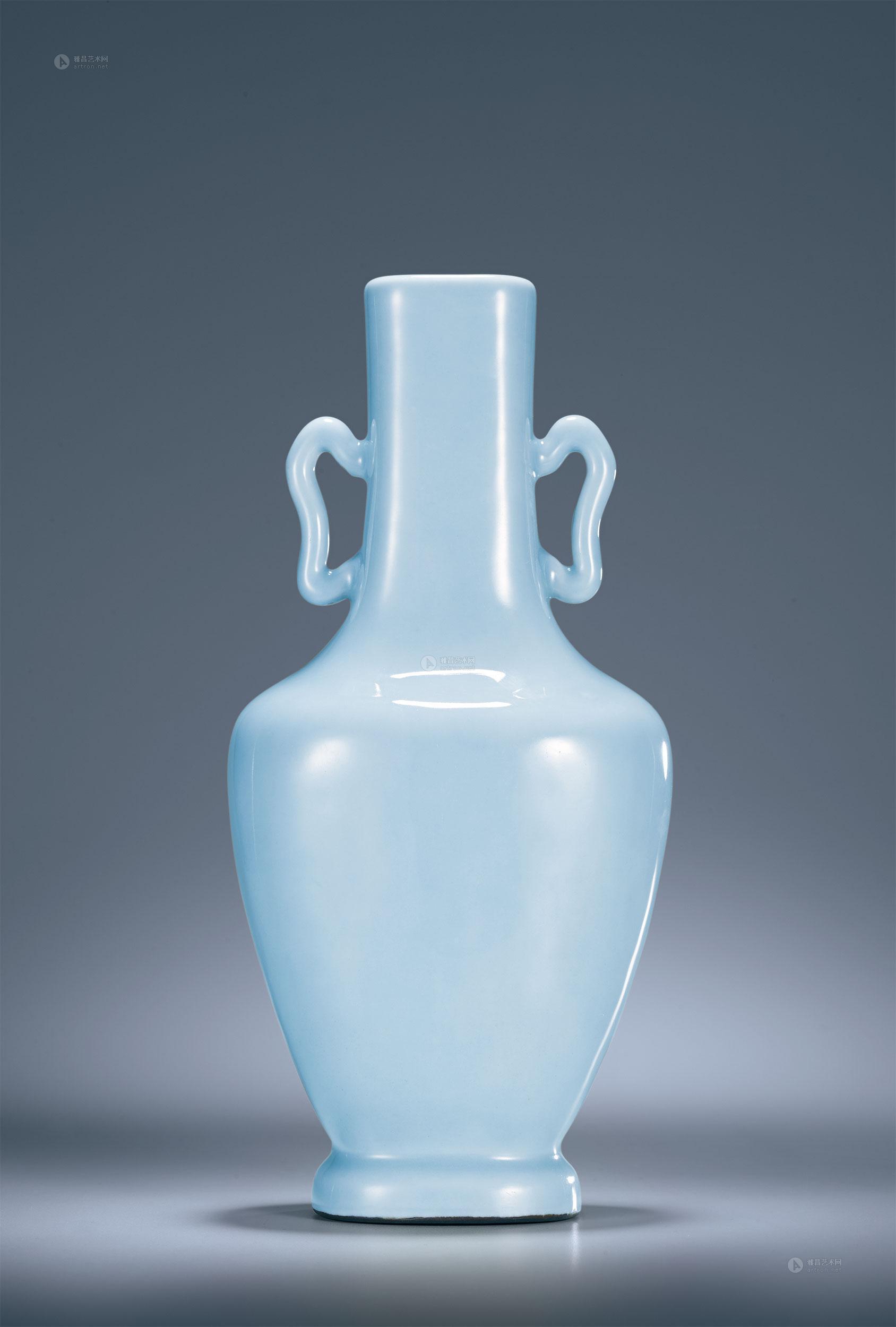 仿汝釉双耳瓶拍品分类陶瓷>清代单色釉瓷器创作年代清乾隆尺寸高30