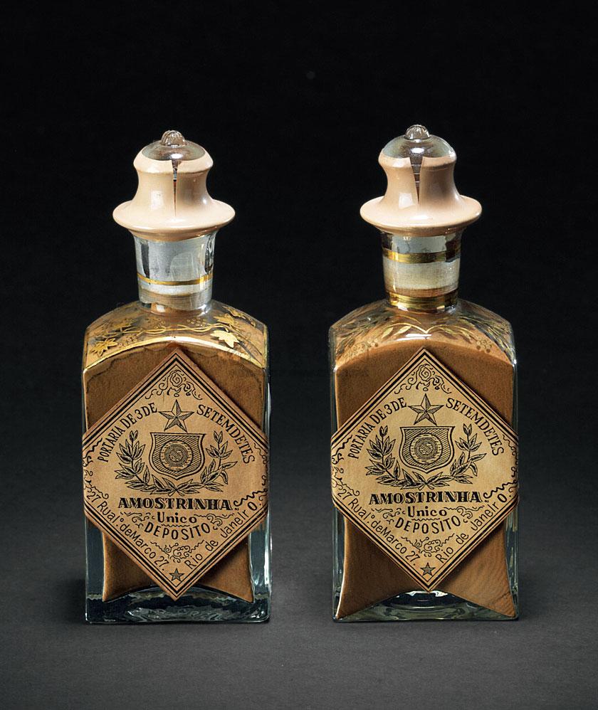 民国 小金花鼻烟两瓶