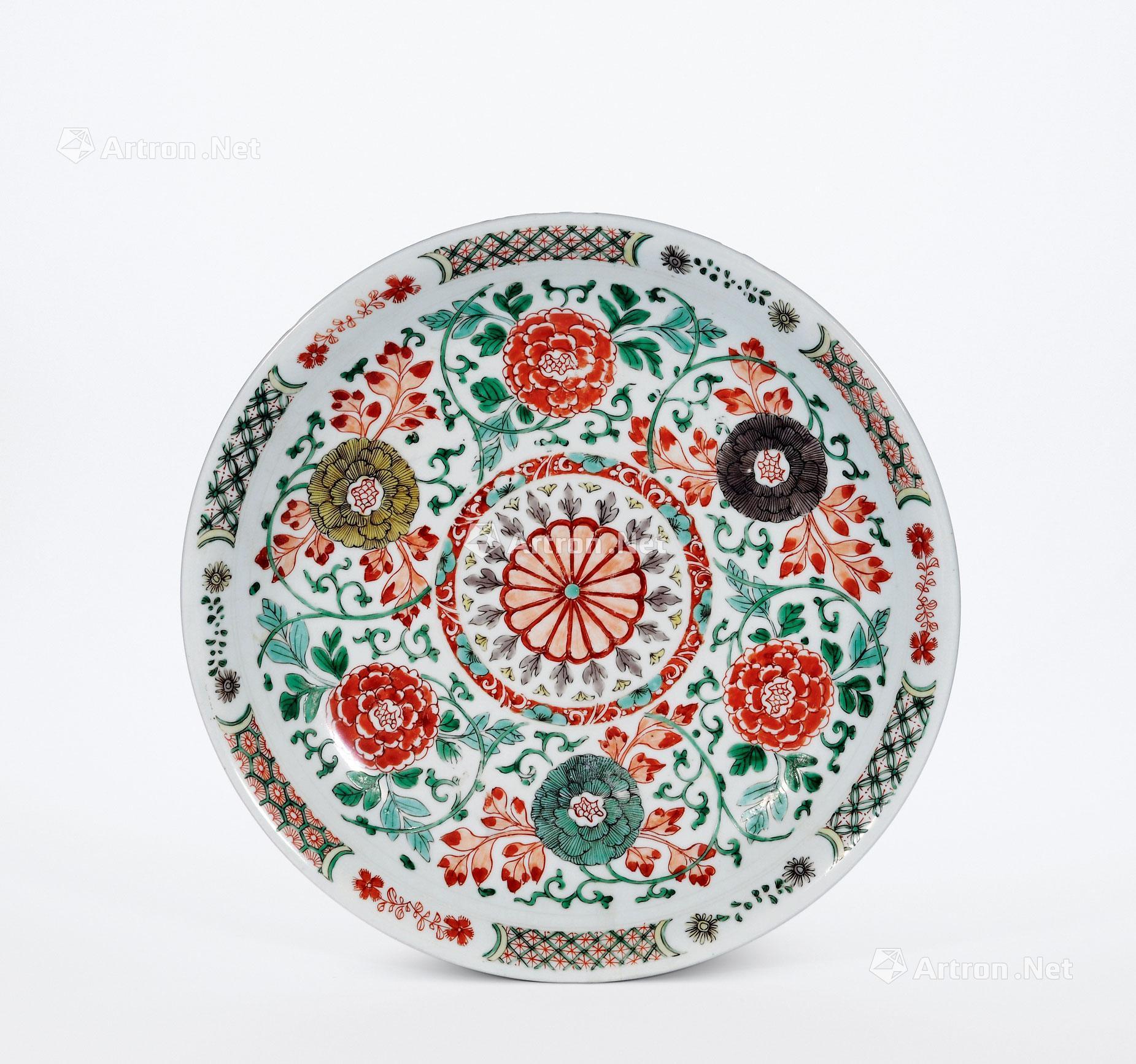 4661清康熙五彩缠枝花卉十六瓣表菊纹大盘