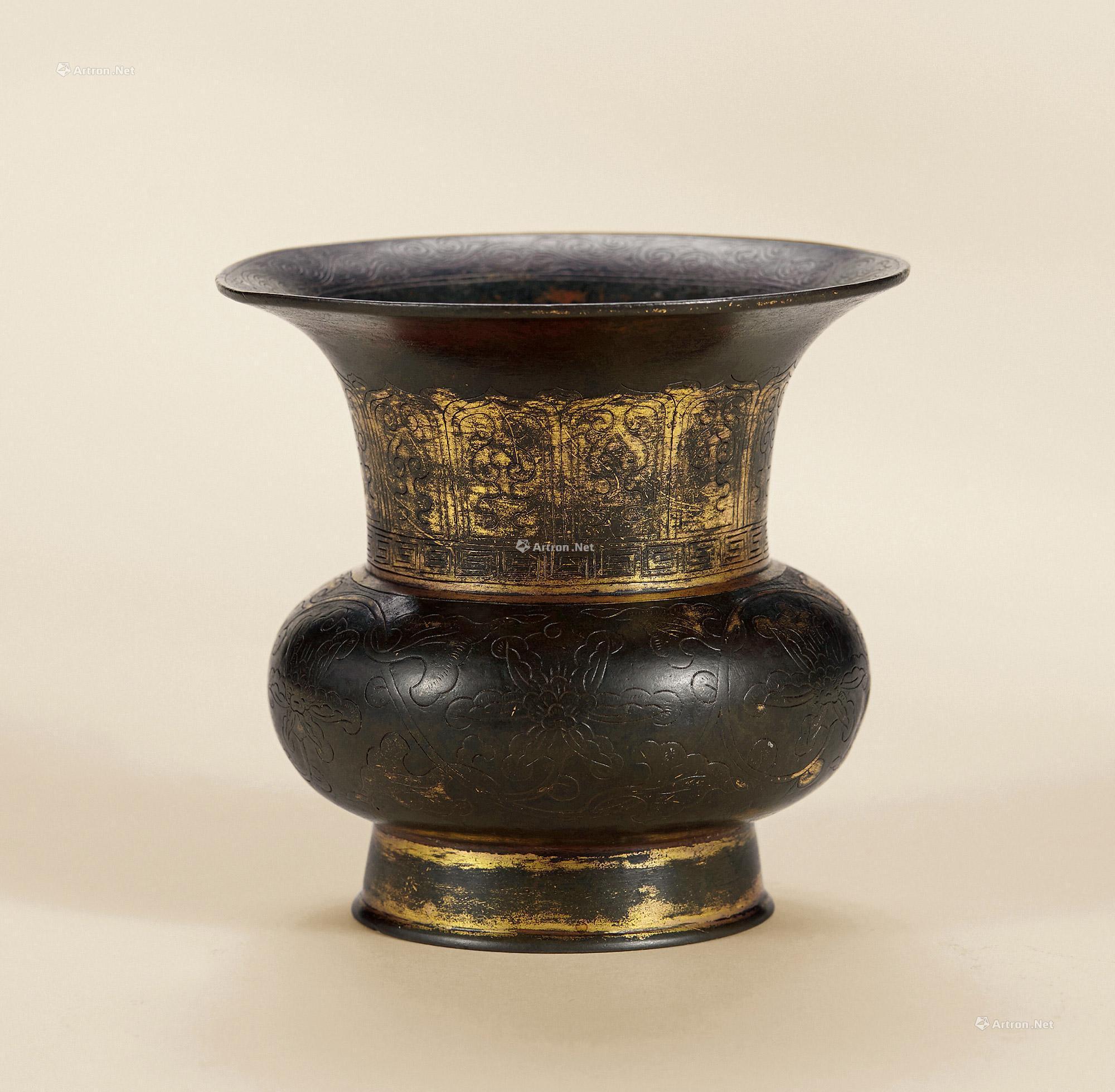 明中期 铜鎏金錾花渣斗