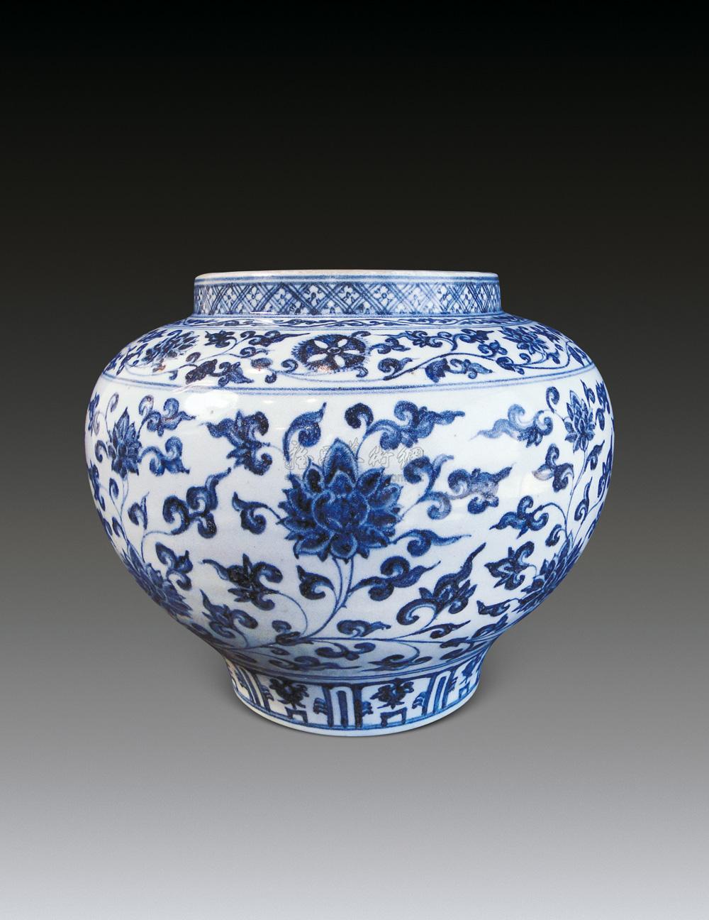 清 青花缠枝莲纹罐