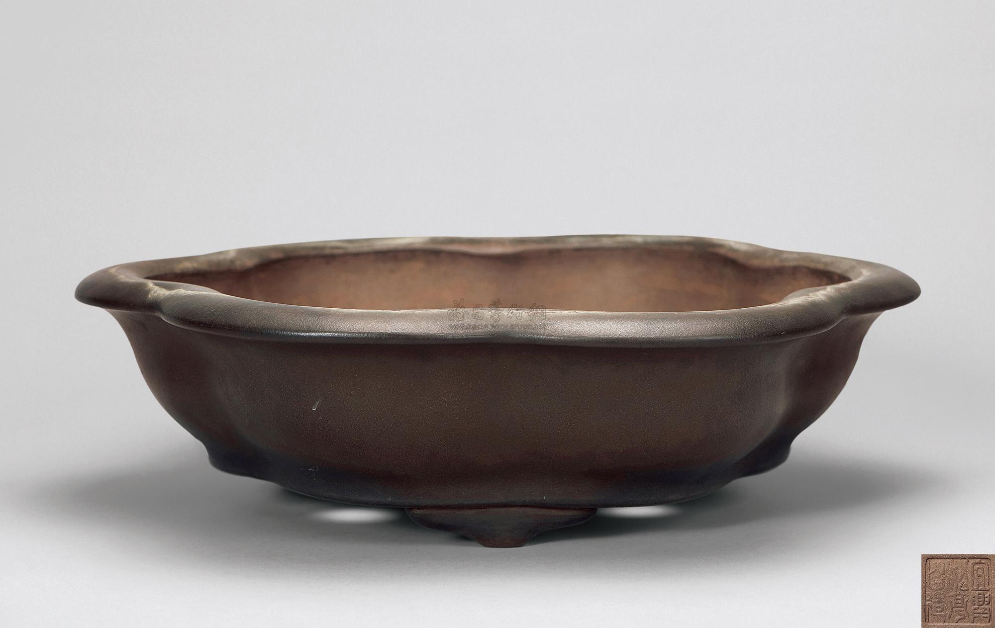 民国 赵松亭制葵花口紫砂盆