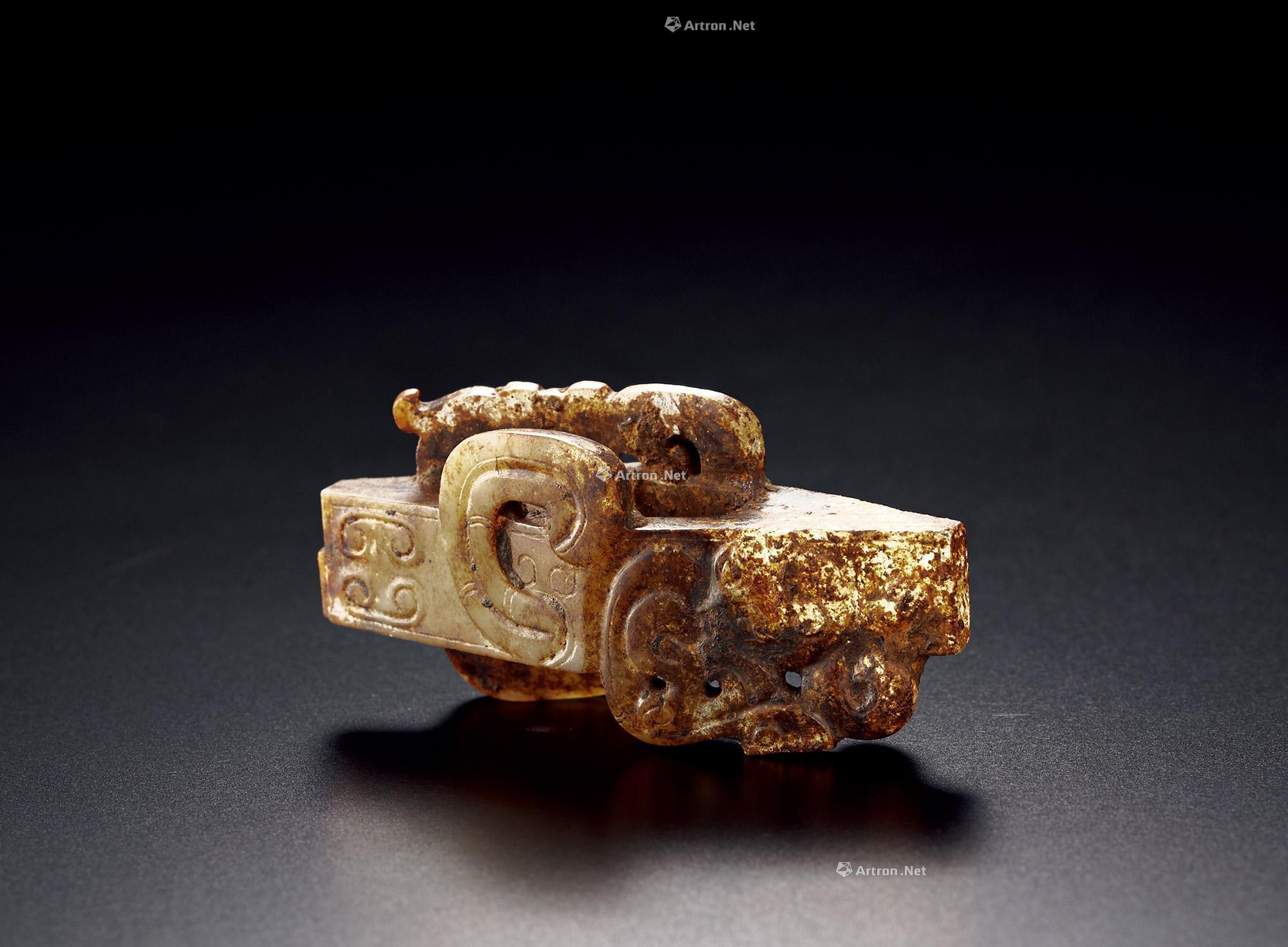 战-汉 古玉螭龙纹剑格