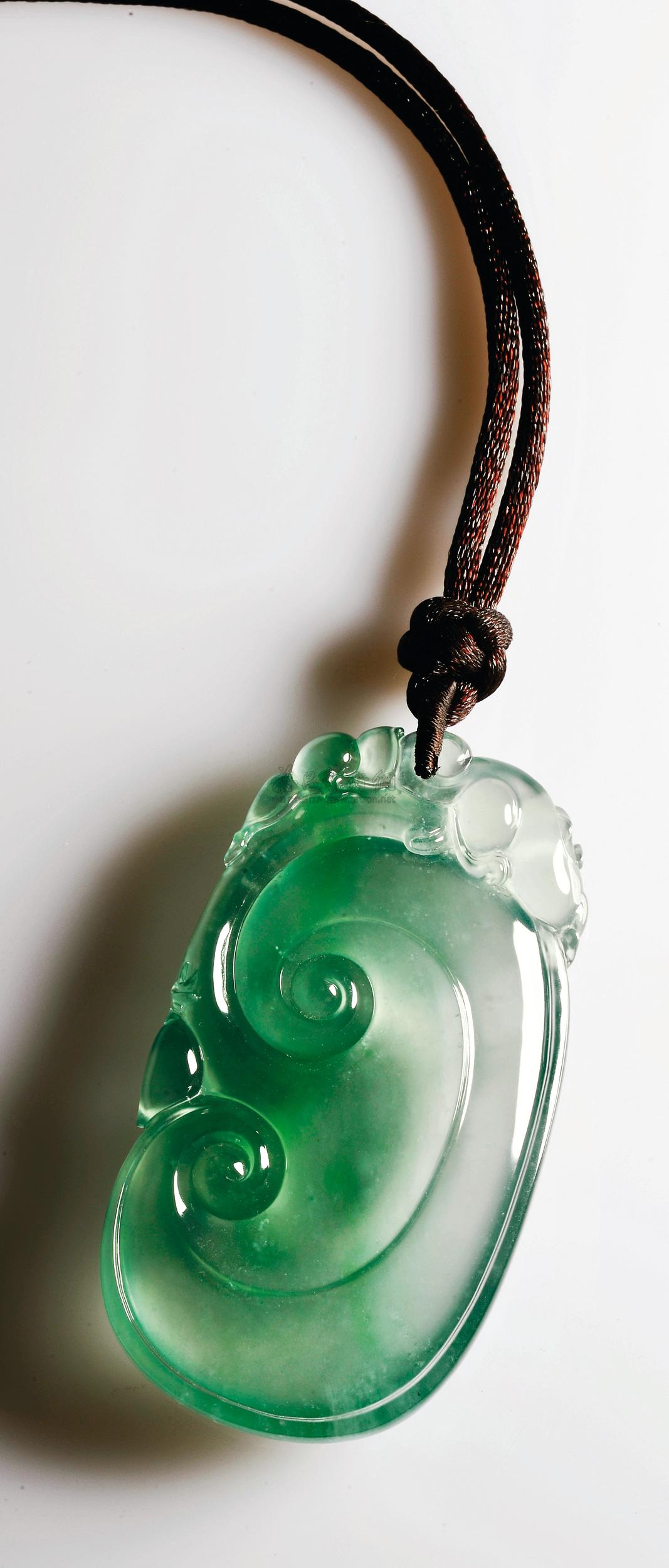 玻璃种翡翠如意挂牌