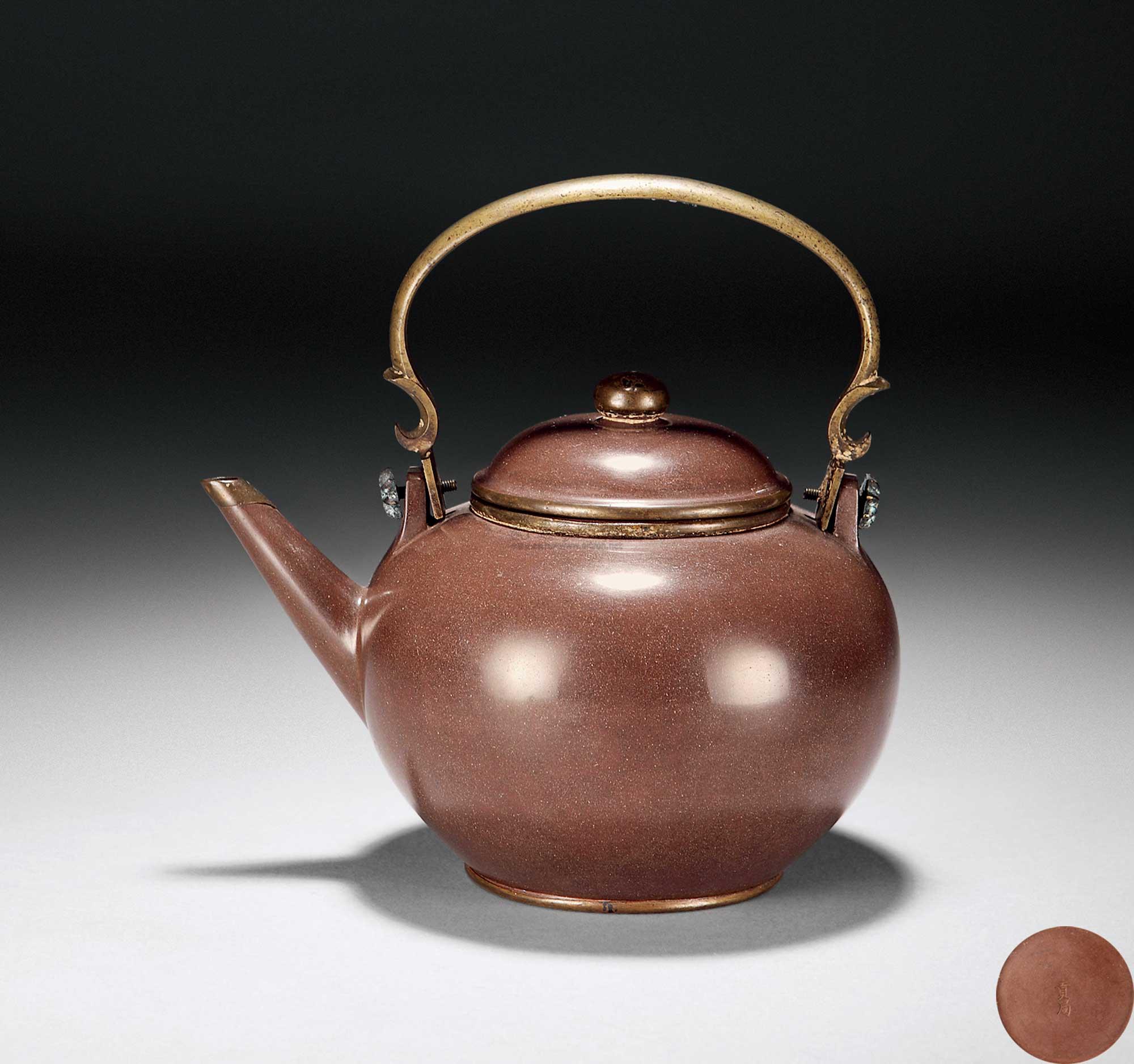 12-03拍品信息拍品名称贡局水平壶拍品分类工艺品杂项>紫砂尺寸长17cm