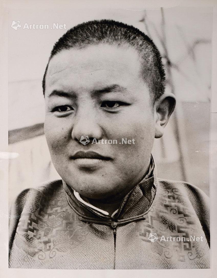 五世嘉木样活佛照片