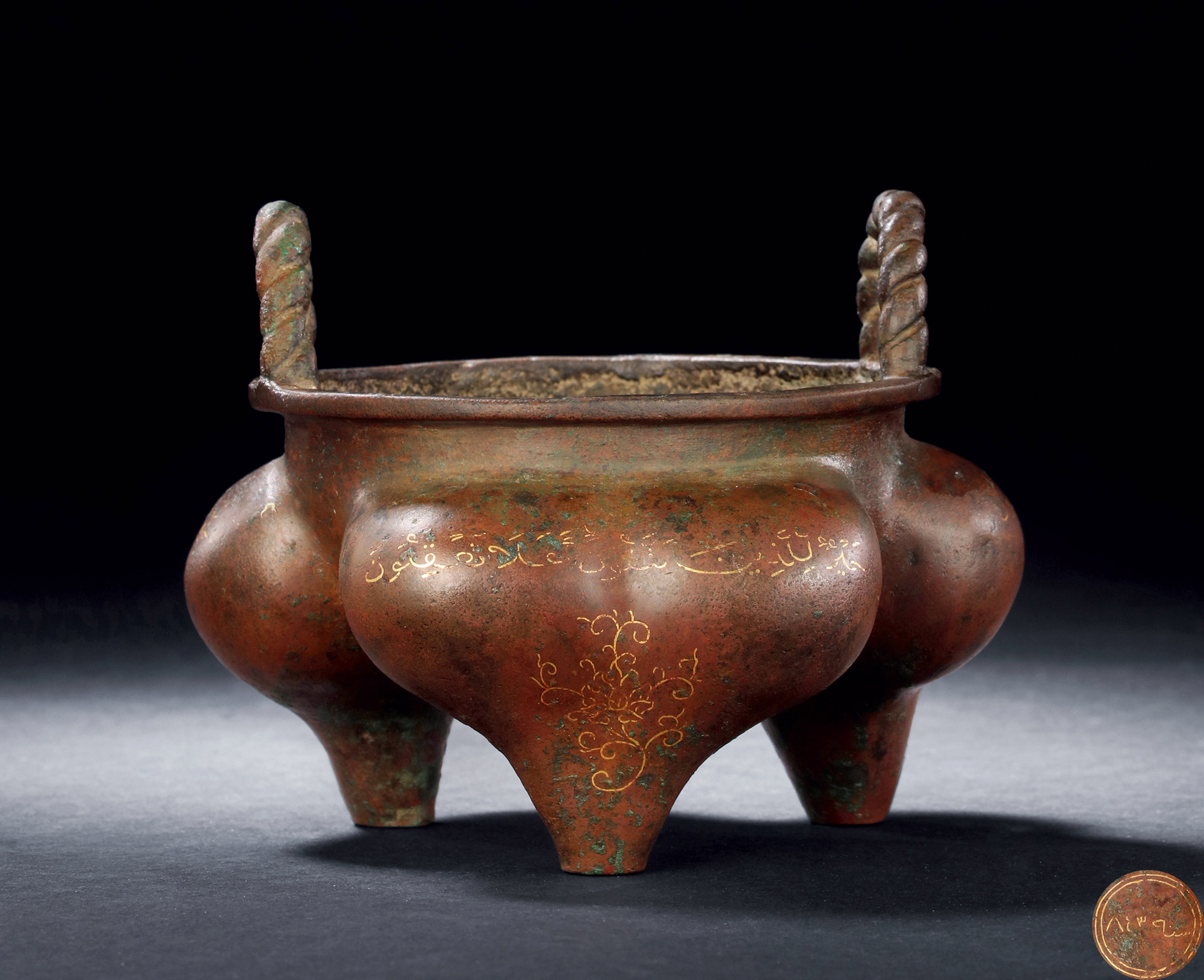 明 铜错金回纹花卉索耳鬲式炉