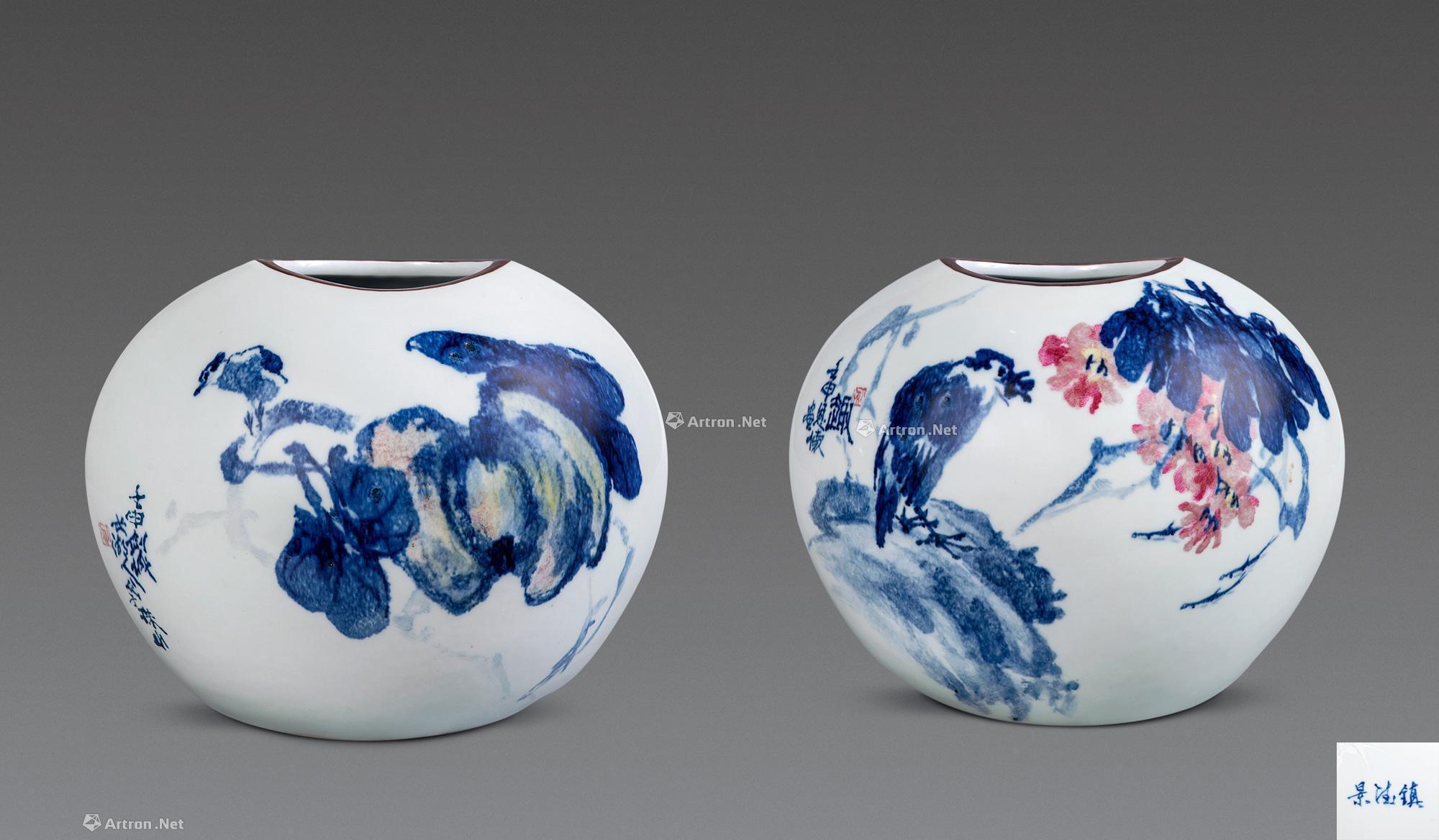 1992年(壬申年) 王恩怀 趣·青花斗彩南瓜瓶估价200,000-300,000rmb