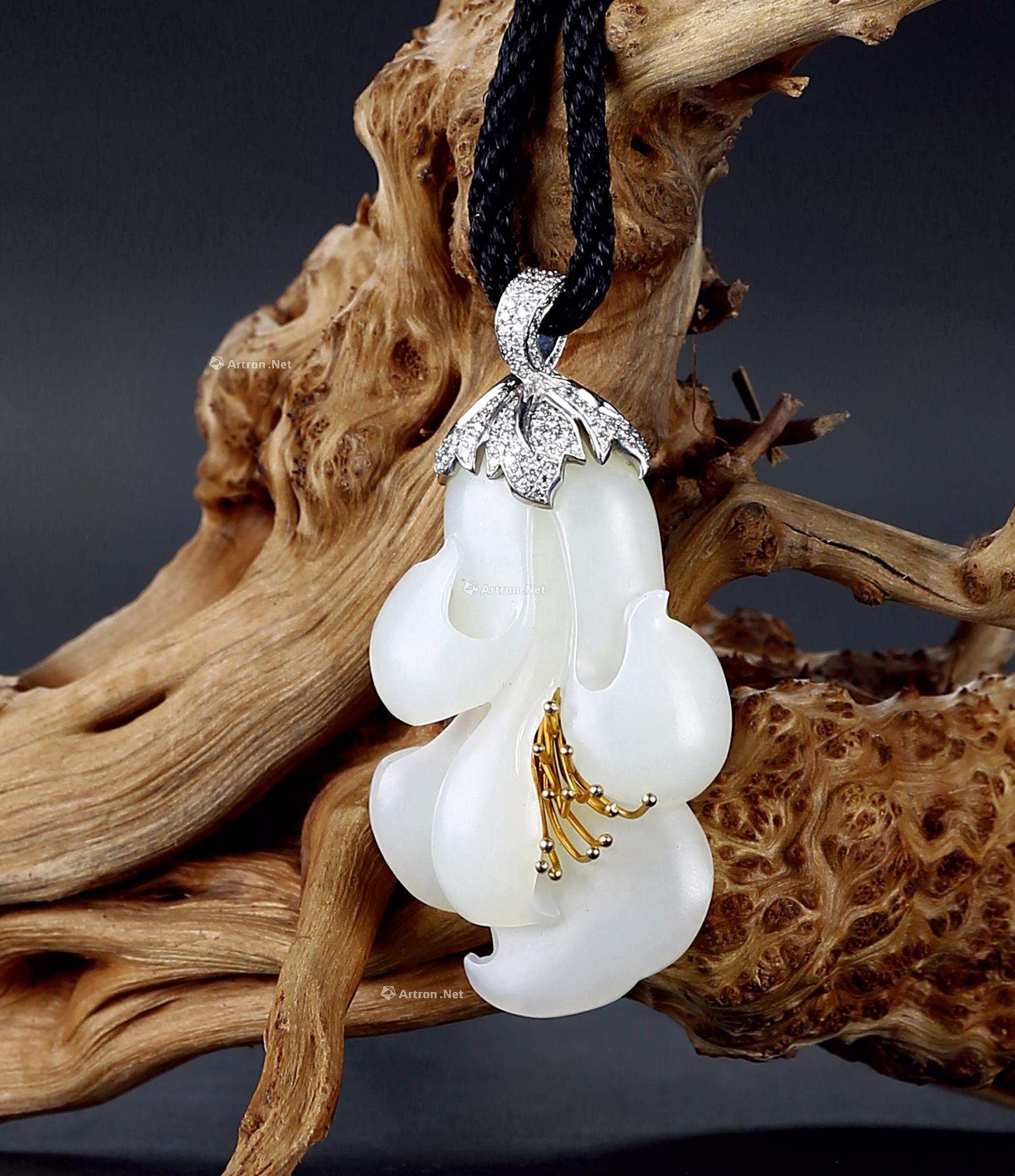 姚菊萍 白玉雕玉兰花挂件