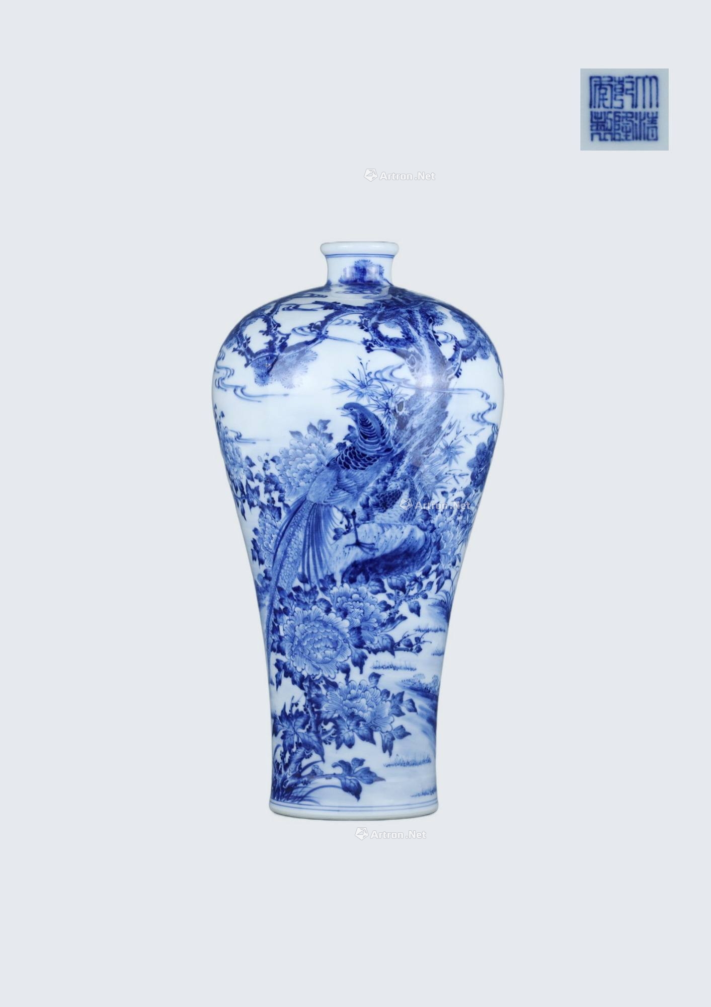 清乾隆 青花花鸟纹梅瓶