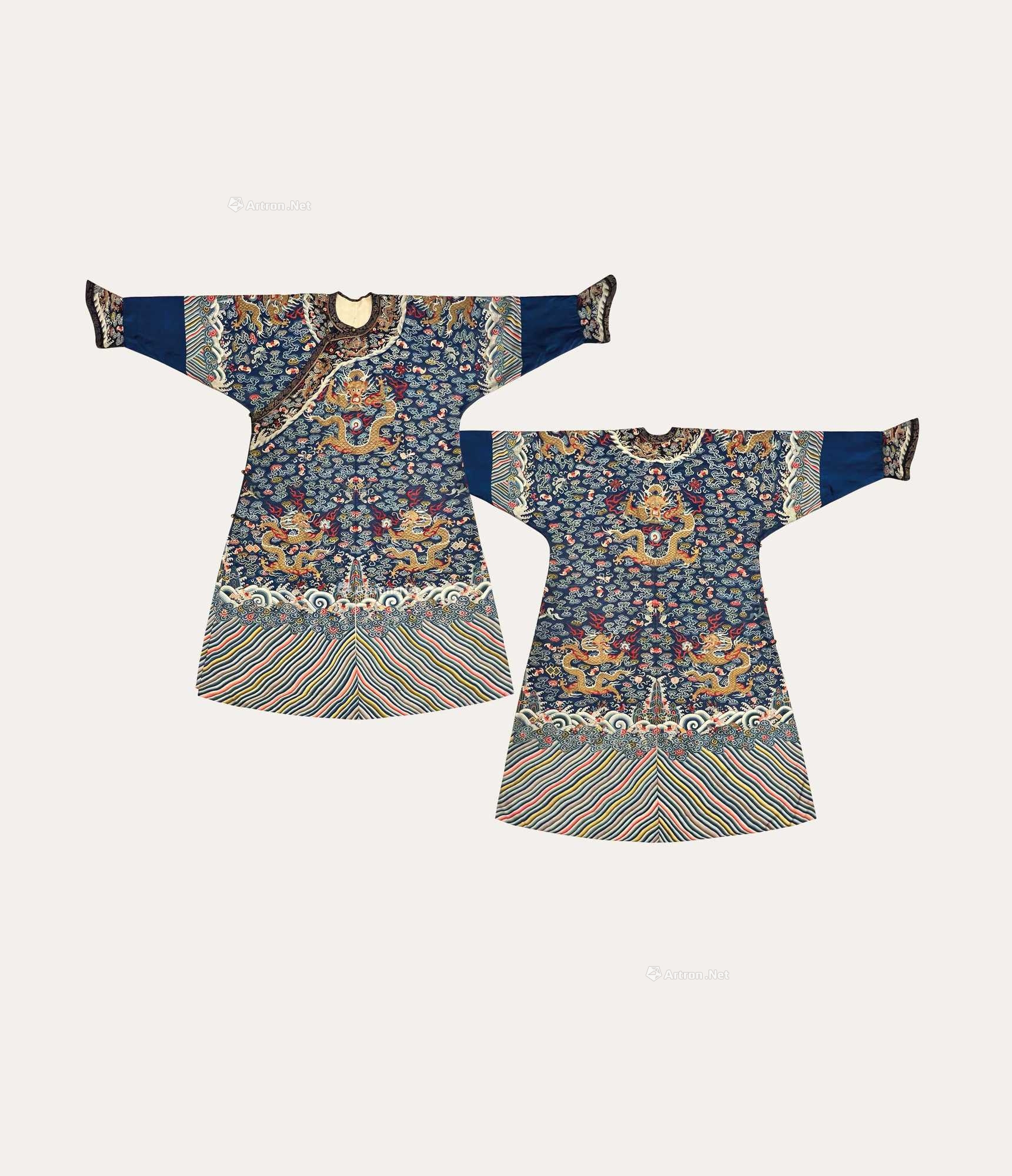 清 蓝地云龙纹缂丝龙袍